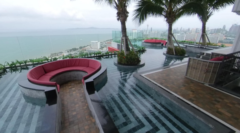 43th floor lounge outside 768x426